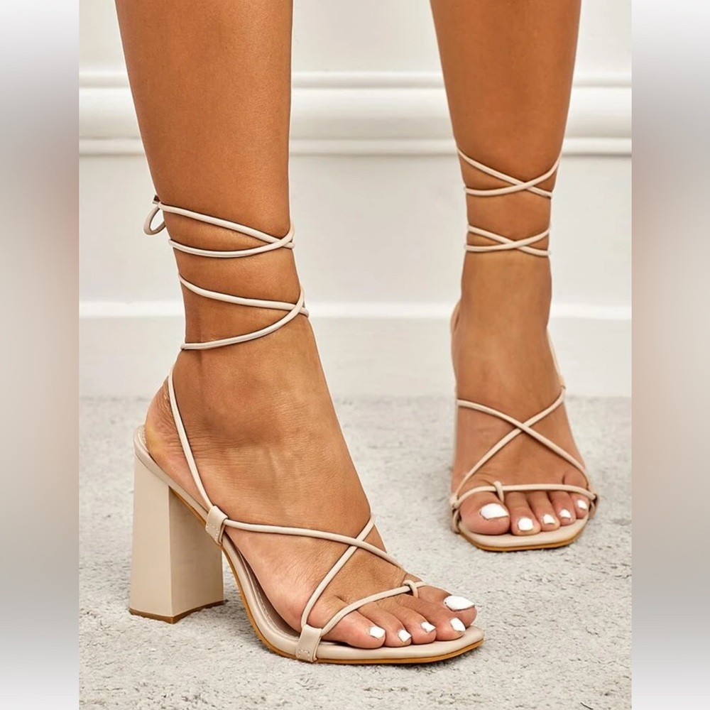 Strappy tie leg chunky heel